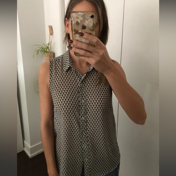H&M sleeveless summer blouse - Picture 2 of 6